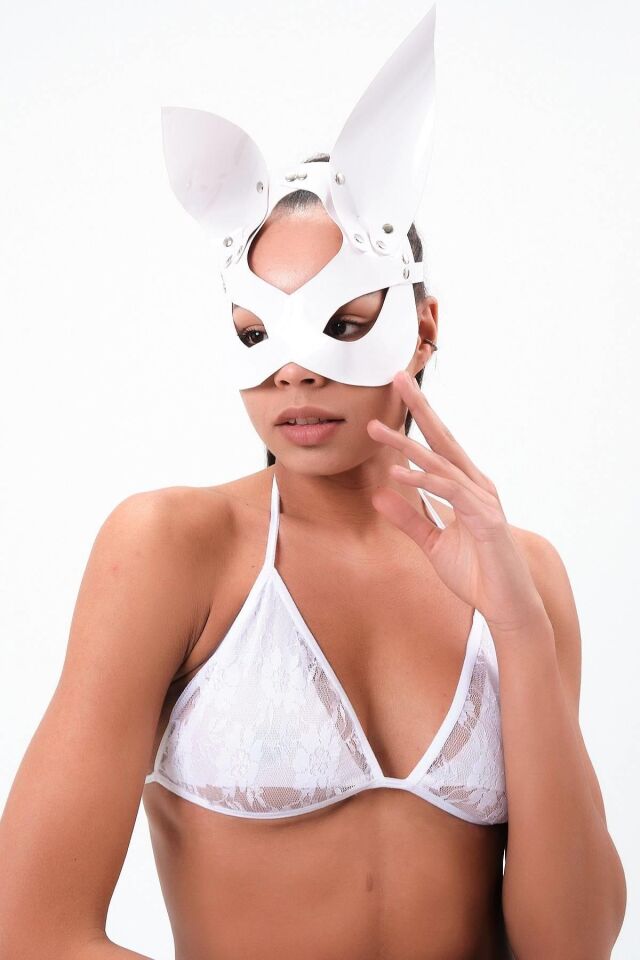 Beyaz Kulaklı Maske Takalı 800424