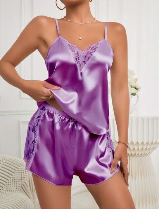 Aria's Closet Mor Dantel İşlemeli İnce Askılı Saten Şortlu Takım