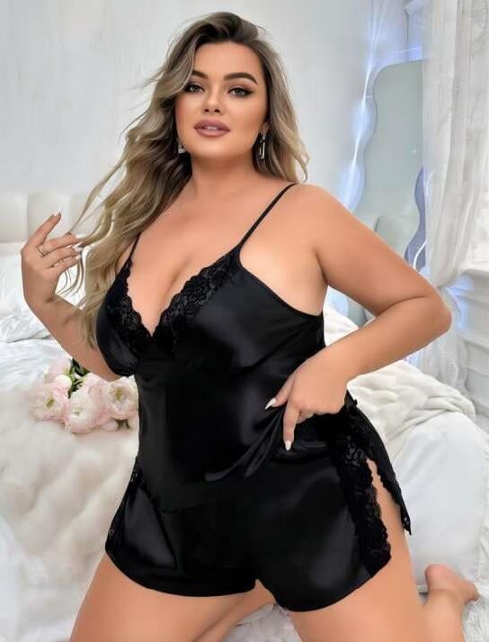 Aria's Closet Büyük Beden Siyah Yırtmaç Dantel İşlemeli Saten Şortlu Takım