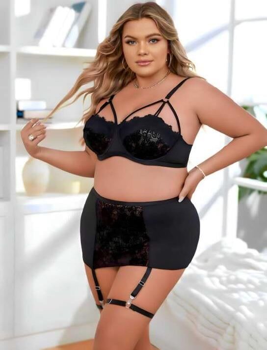 Aria's Closet Büyük Beden Siyah Dantel İşlemeli Dekolteli Jartiyer Takımı