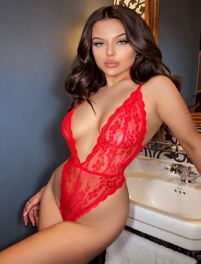 Aria's Closet Kırmızı Dekolteli Dantelli Fantezi Askılı Babydoll