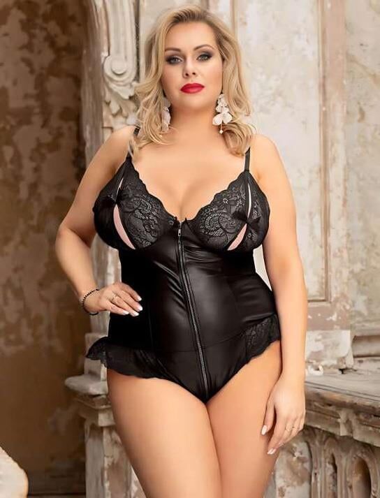 Aria's Closet Büyük Beden Siyah Parlak Dantel İşlemeli Fermuarlı Fantezi Babydoll