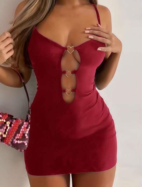 Aria's Closet Bordo Göğüs Dekolteli Kalp Detaylı Mini Club Elbisesi