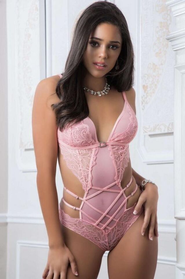Aria's Closet Pembe Dantel İşlemeli Maskeli Fantezi Body
