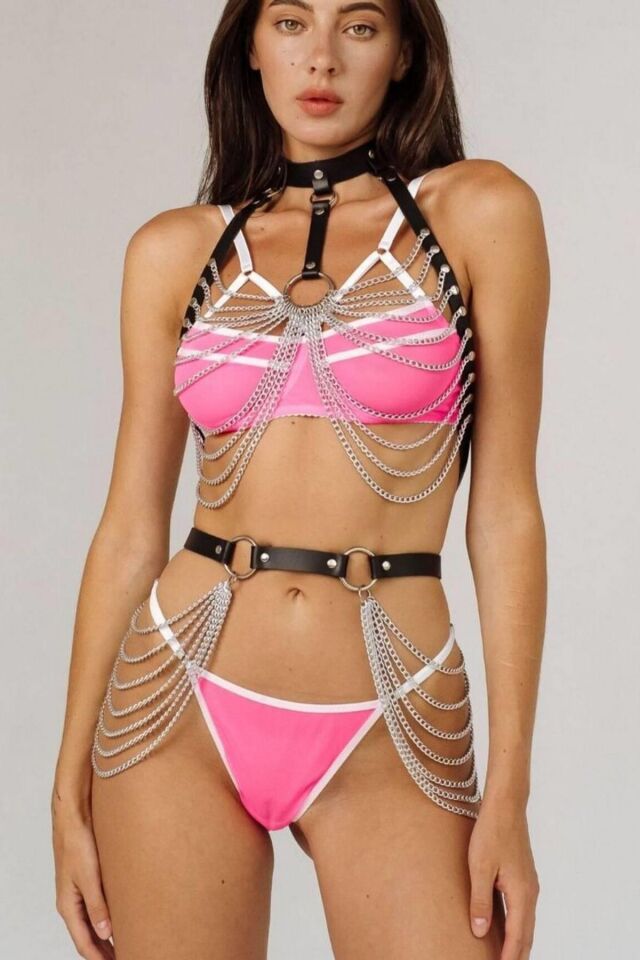 Bel Ve Göğüs Üstüne Tasarlanmış Şık Zincirli Deri Sexi Gecelik Takımı 700743