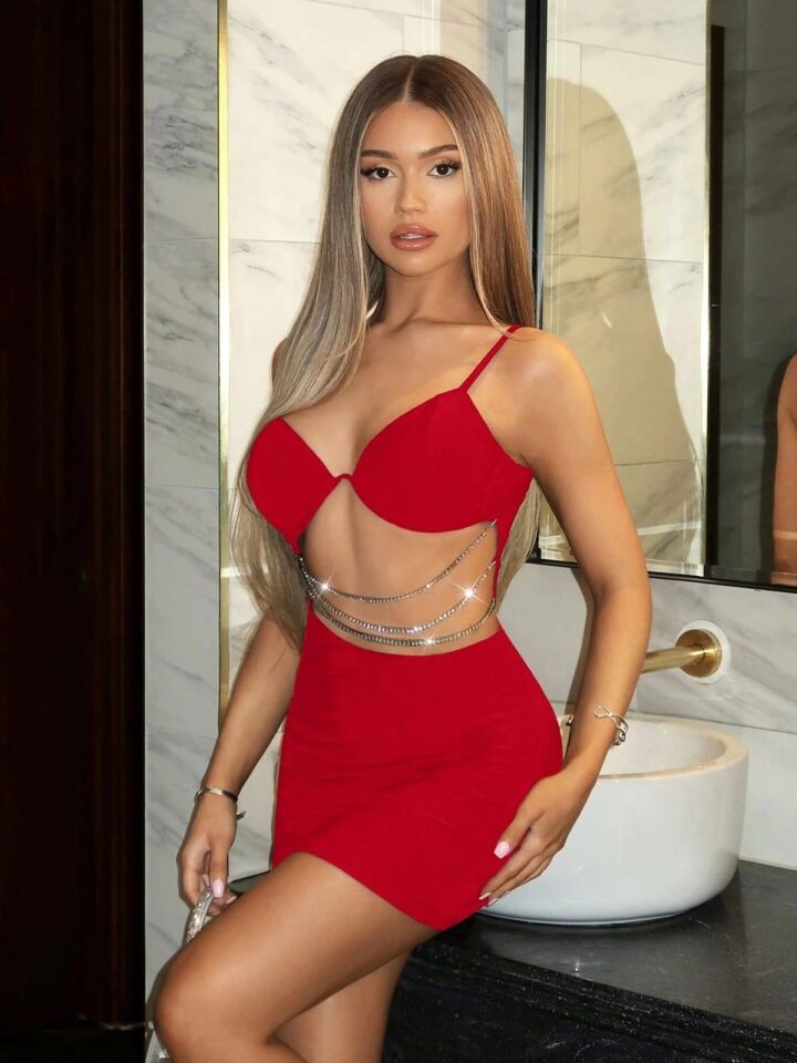 Aria's Closet Zincir Detaylı Göğüs Dekolteli Kırmızı Mini Club Elbisesi