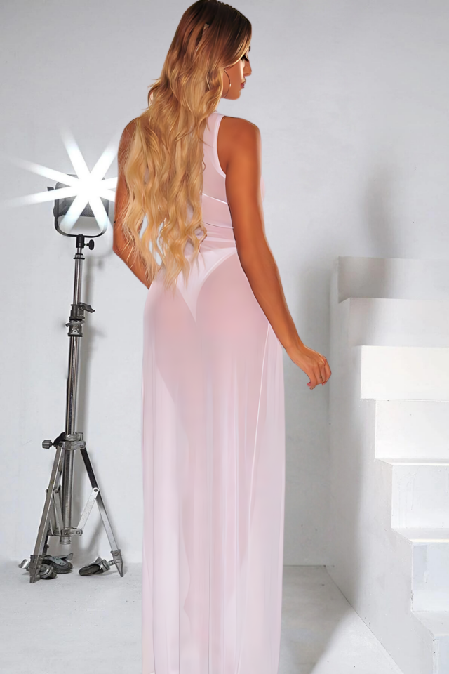 Aria's Closet Beyaz Yanlardan Yırtmaçlı Uzun Fantezi Gecelik