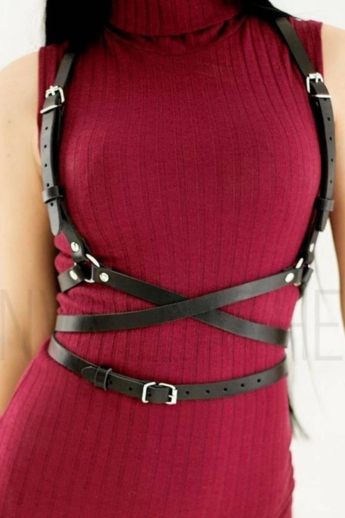 Aria's Closet Kıyafet Üstüne Çift Tokalı Deri Aksesuar