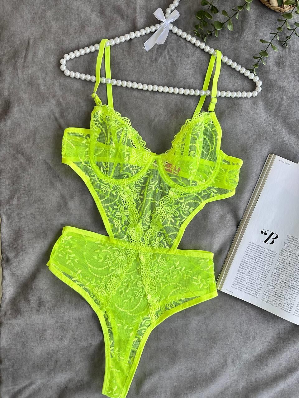 Aria's Closet Çiçek Desenli Yeşil Bodysuit