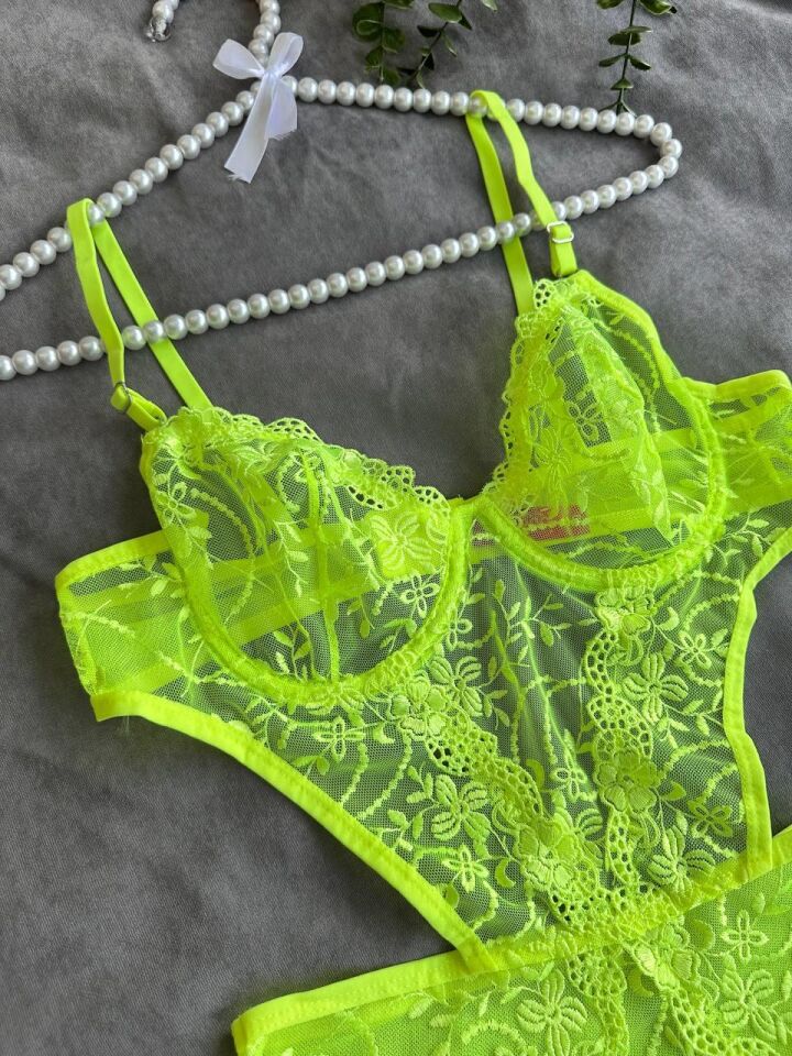 Aria's Closet Çiçek Desenli Yeşil Bodysuit