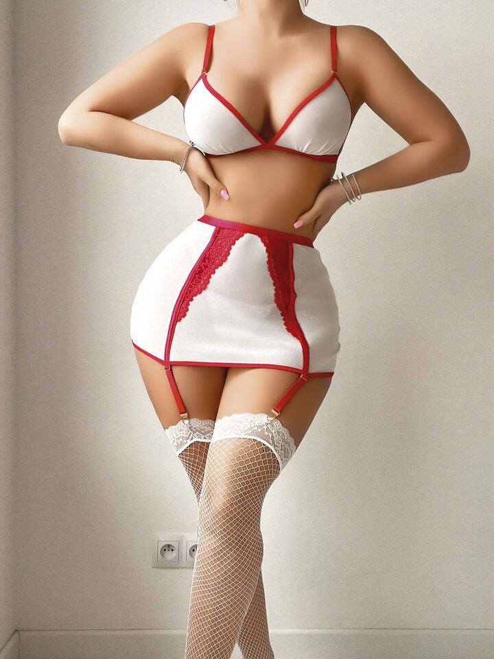 Aria's Closet Seksi Sütyenli Mini Etekli Fantezi Hemşire Kostümü