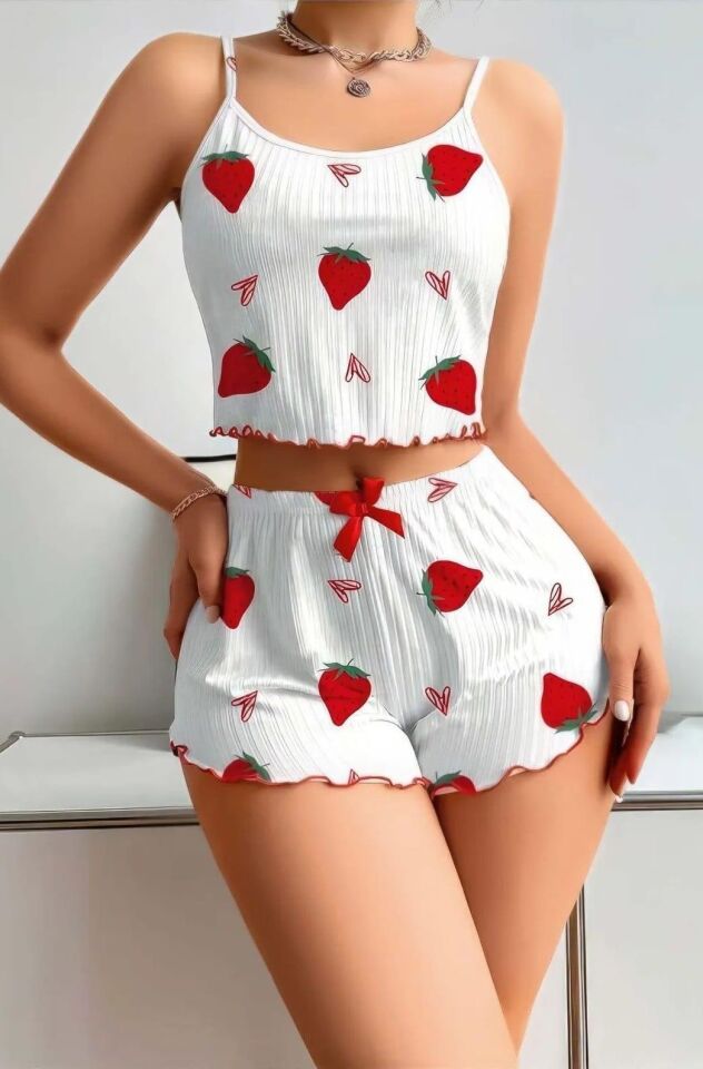 Aria's Closet Penye Kumaş Çilek Desen Beyaz Şortlu Takım